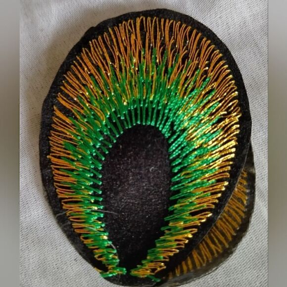 APPLIQUE/PATCHES 10 PC PEACOCK FEATHER  EMBROIDERED IRON -ON  1.97" X 1.57 - Picture 3 of 4